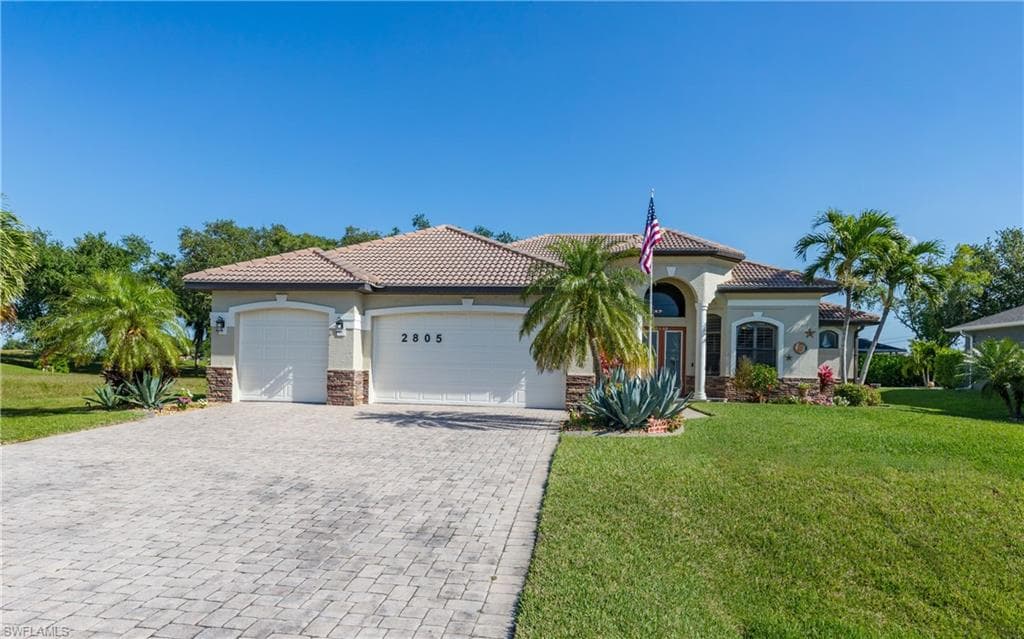 2805 15th ST CAPE CORAL, FL 33993