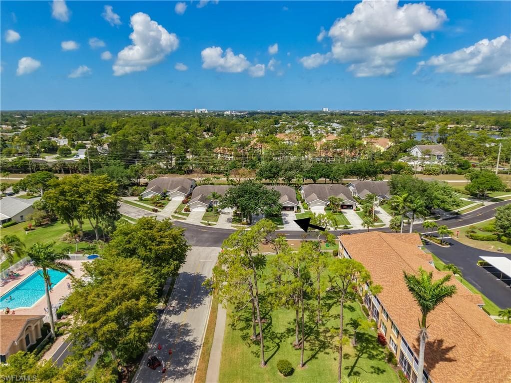 2061 Crown Pointe BLVD NAPLES, FL 34112