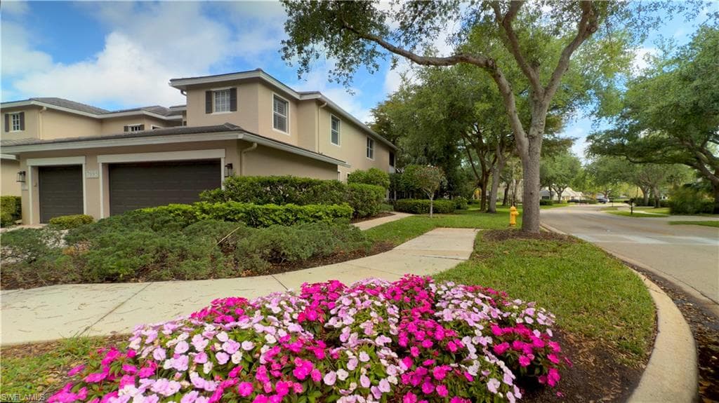 7095 Pond Cypress CT 6 NAPLES, FL 34109