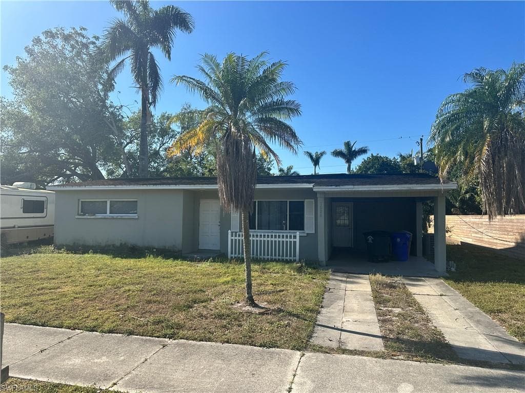 1626 Moreno AVE FORT MYERS, FL 33901