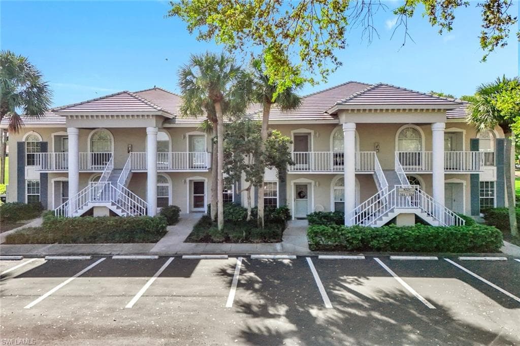 8228 Twelve Oaks CIR 323 NAPLES, FL 34113