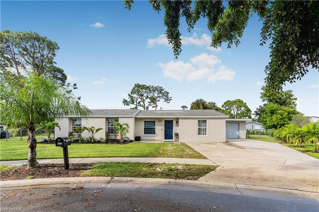 4317 Lyric CT NORTH FORT MYERS, FL 33903