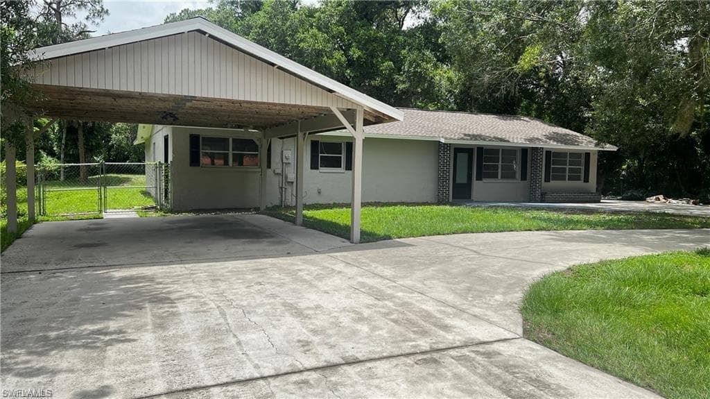 310 S Elm ST LABELLE, FL 33935