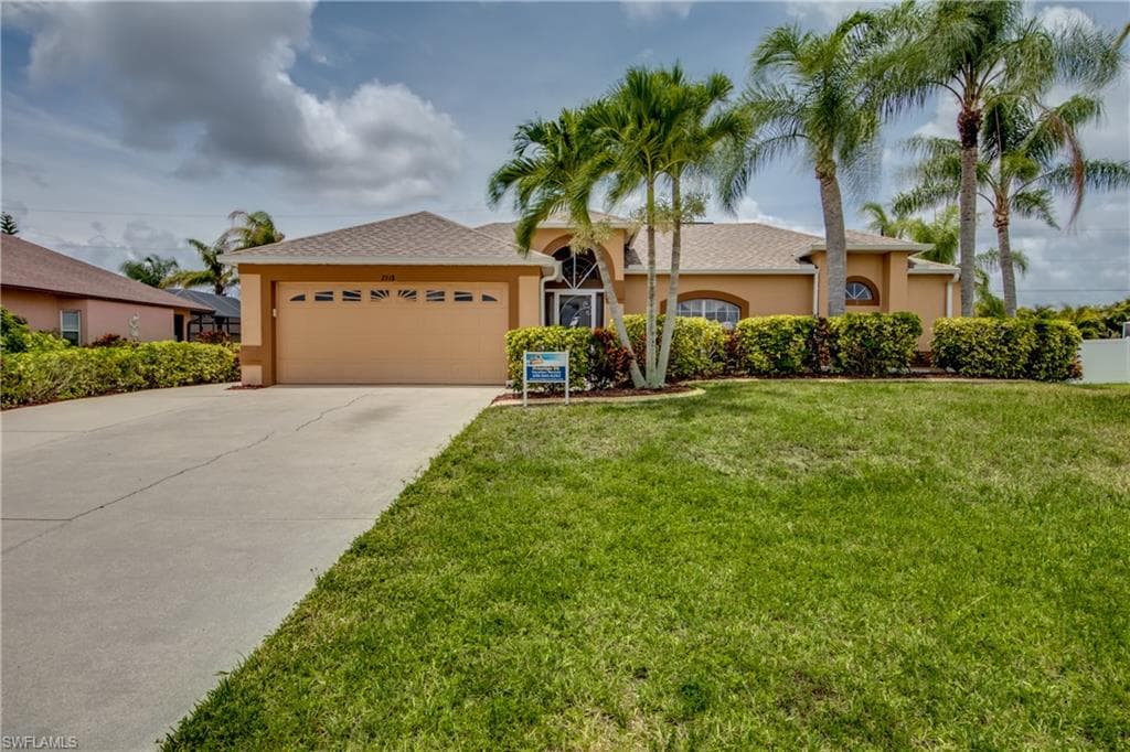 2318 SW 26th TER CAPE CORAL, FL 33914