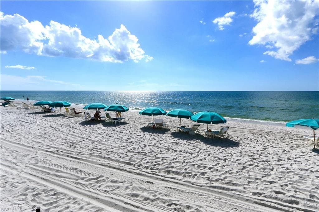 8665 Bay Colony DR 1401 NAPLES, FL 34108