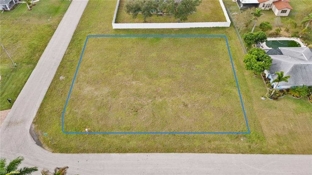 424 14th ST CAPE CORAL, FL 33990