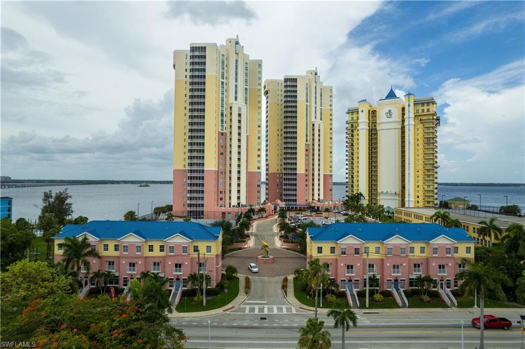 2743 1st ST 1806 FORT MYERS, FL 33916