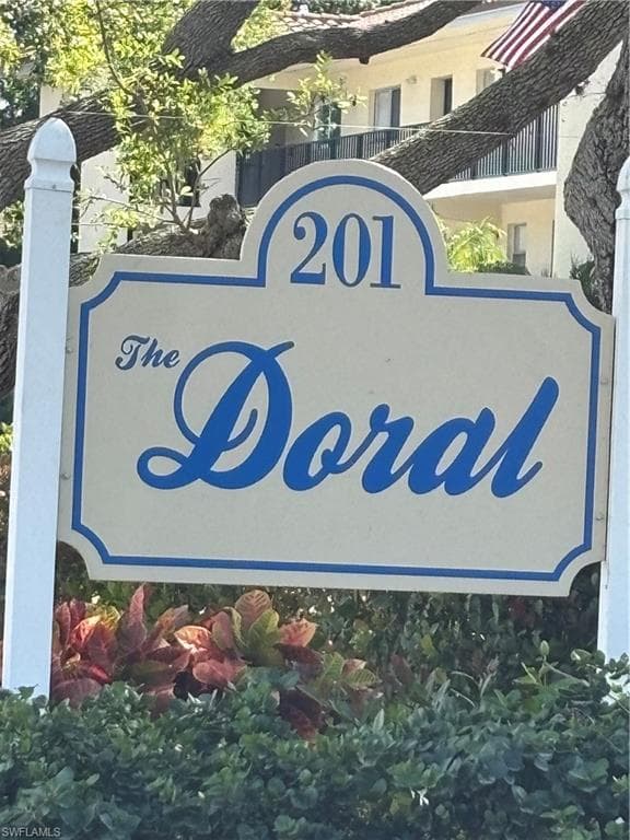 201 Quail Forest BLVD 110 NAPLES, FL 34105
