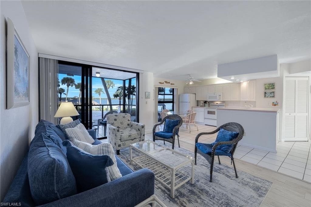 1085 Bald Eagle DR E207 MARCO ISLAND, FL 34145