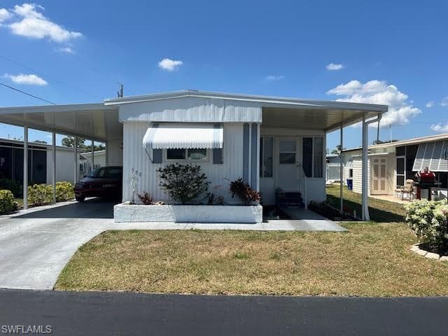 588 Daisy DR NORTH FORT MYERS, FL 33917
