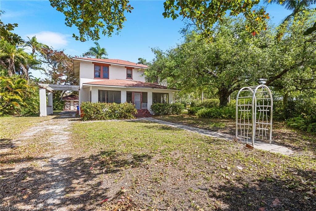 1421 Steele ST FORT MYERS, FL 33901