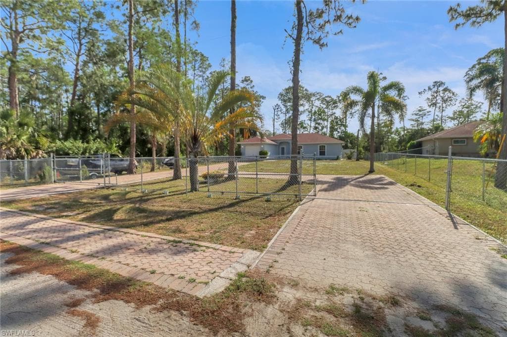 2282 Kean CT NAPLES, FL 34117
