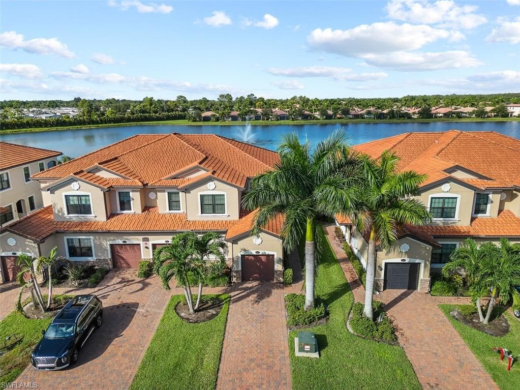 26205 PALACE LN 202 BONITA SPRINGS, FL 34135