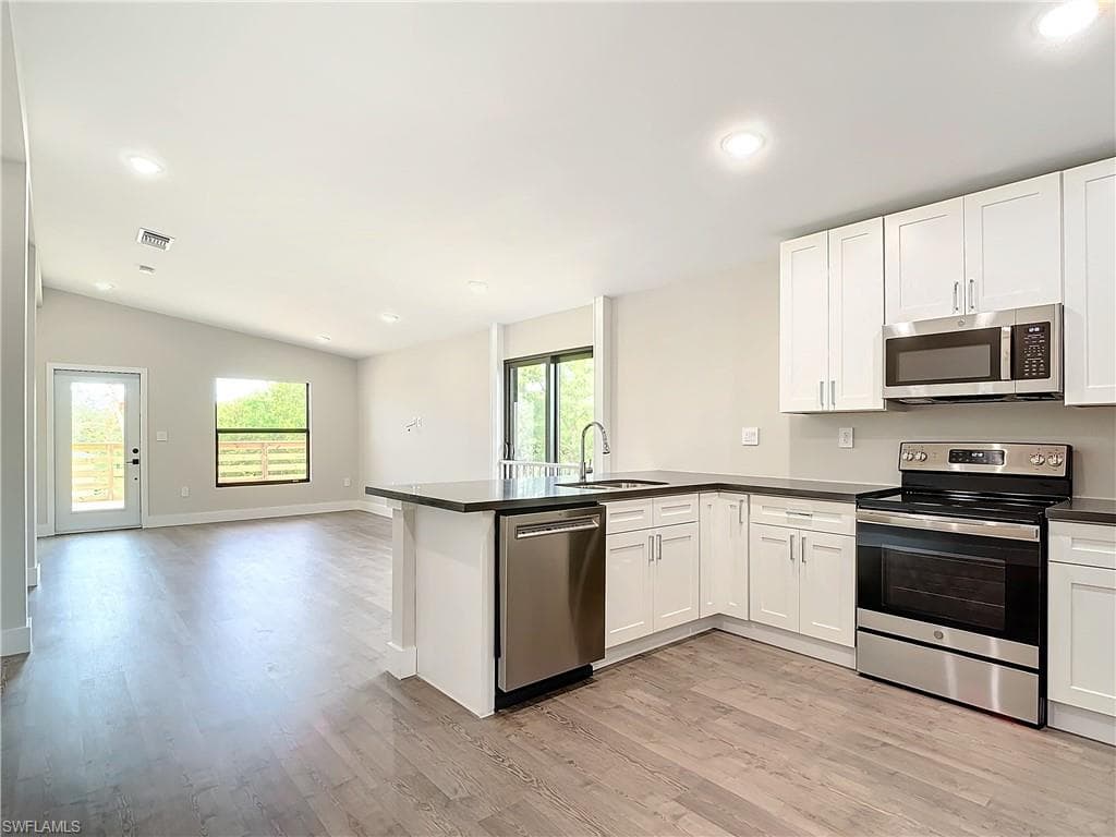 2505 Storter AVE NAPLES, FL 34112