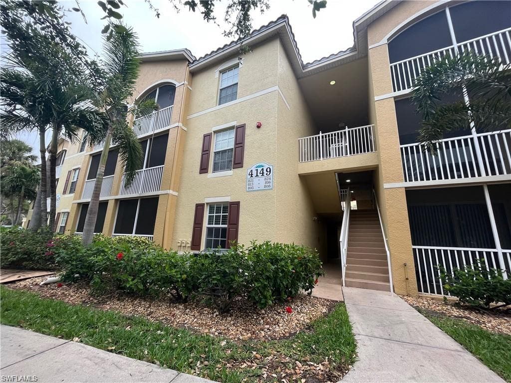 4149 Residence DR 813 FORT MYERS, FL 33901