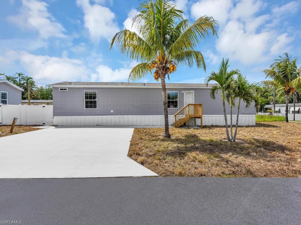 21180 Cypress Park CIR ESTERO, FL 33928