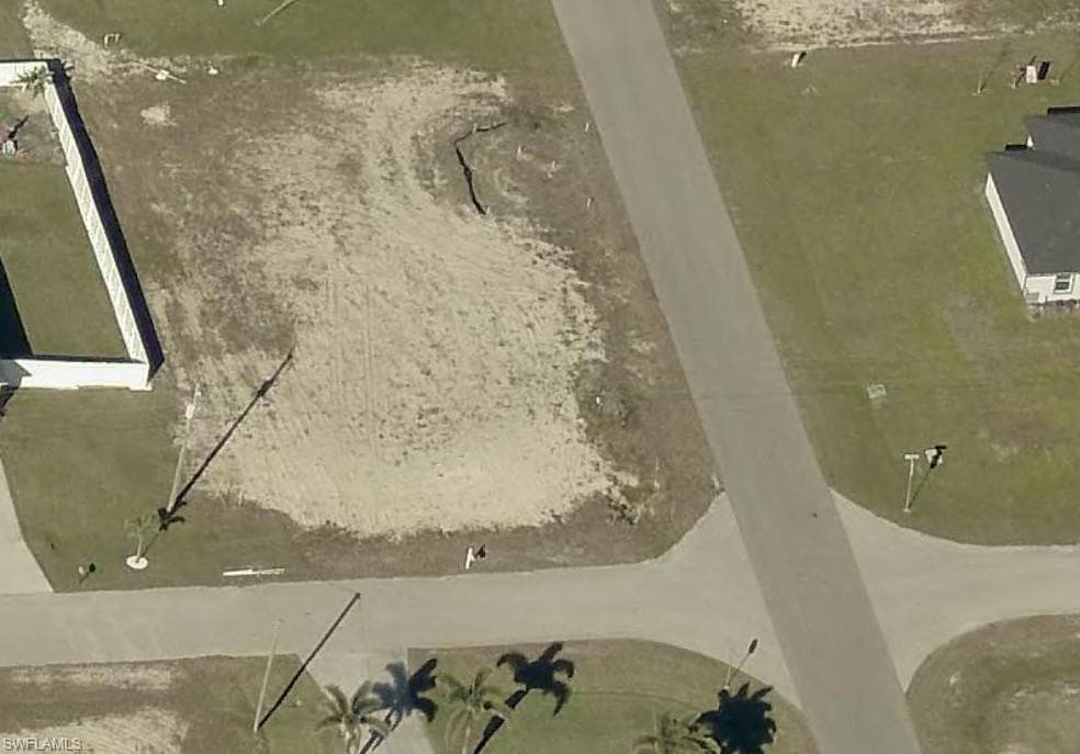 4321 NW 32nd TER CAPE CORAL, FL 33993