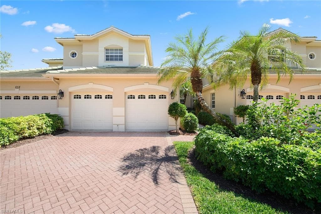 658 Vintage Reserve CIR 7A NAPLES, FL 34119