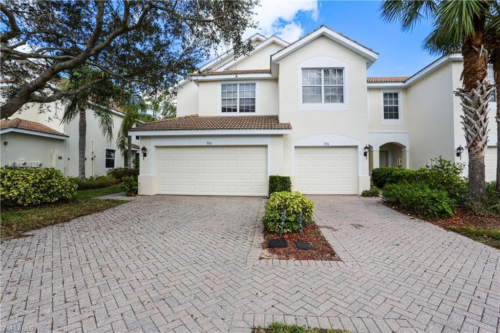 796 Hampton CIR NAPLES, FL 34105