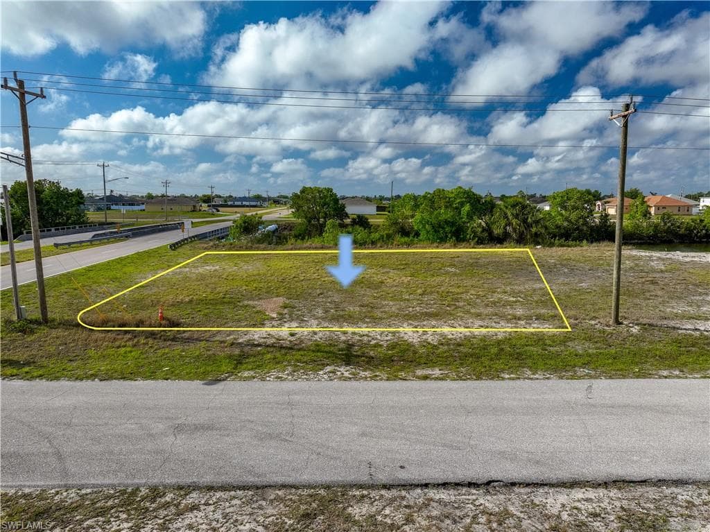 800 20th ST CAPE CORAL, FL 33993