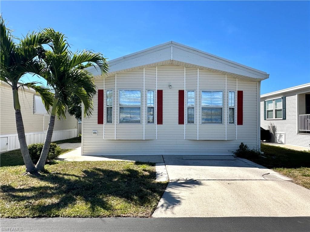 4711 Robert E Lee BLVD W ESTERO, FL 33928