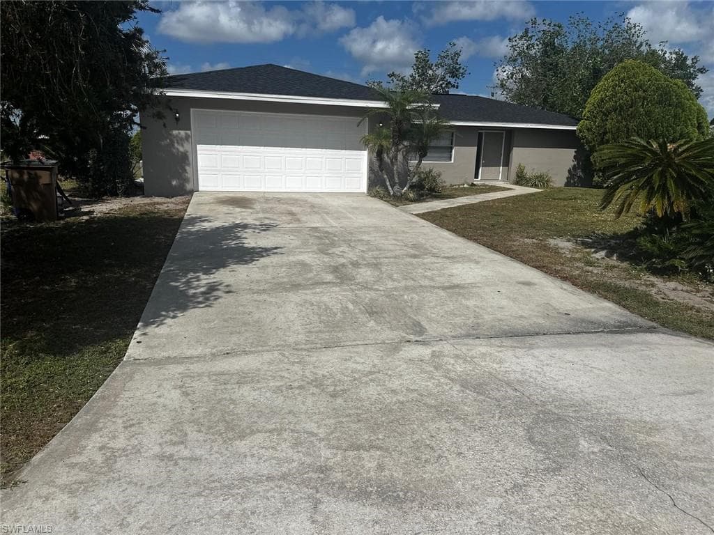 215 Edward AVE LEHIGH ACRES, FL 33936