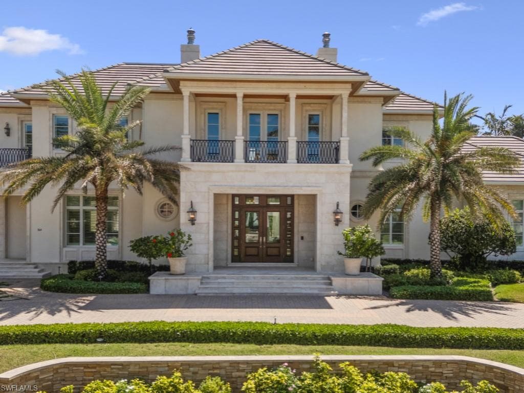 364 Colony DR NAPLES, FL 34108