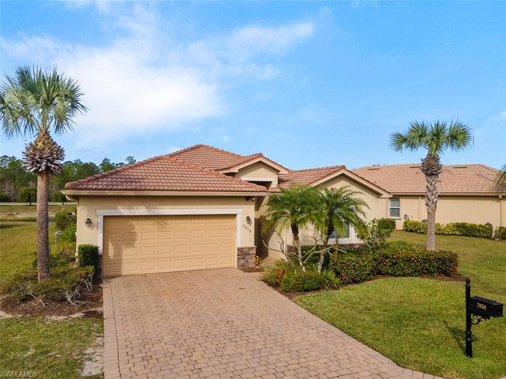 7959 Princeton DR NAPLES, FL 34104