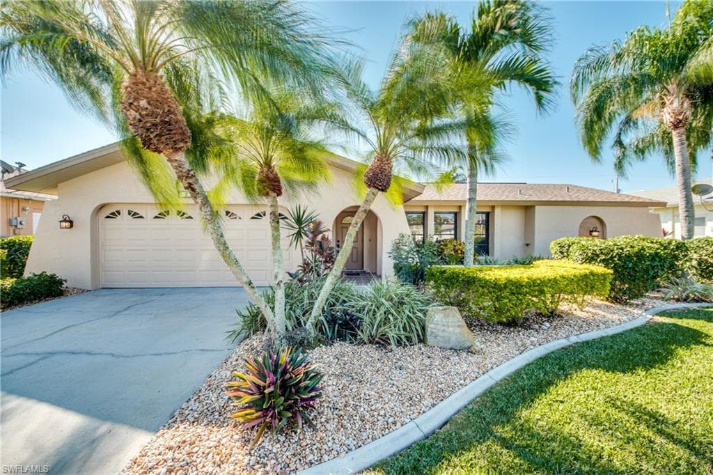 1432 SW 52nd TER CAPE CORAL, FL 33914