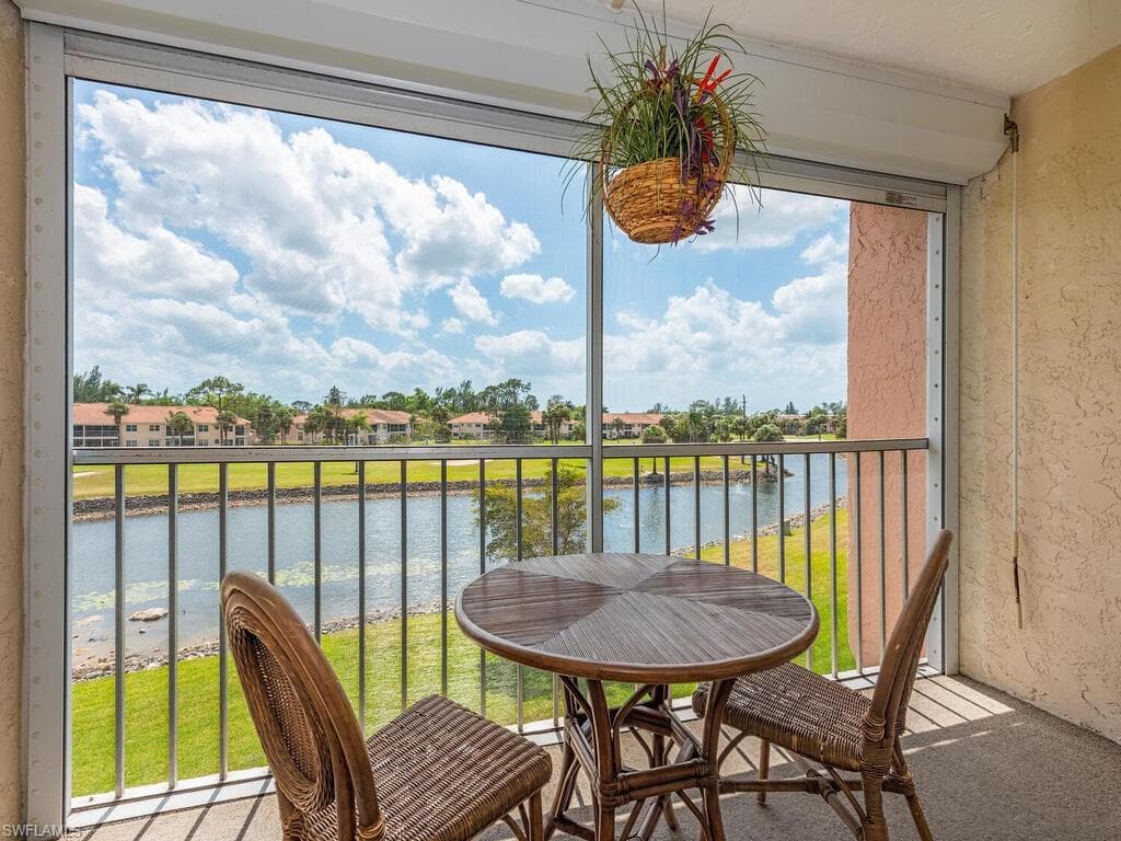300 Forest Lakes BLVD 302 NAPLES, FL 34105