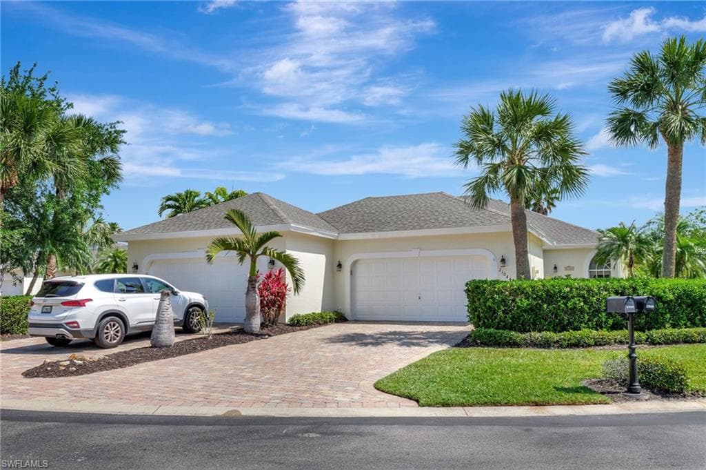 23044 Grassy Pine DR ESTERO, FL 33928