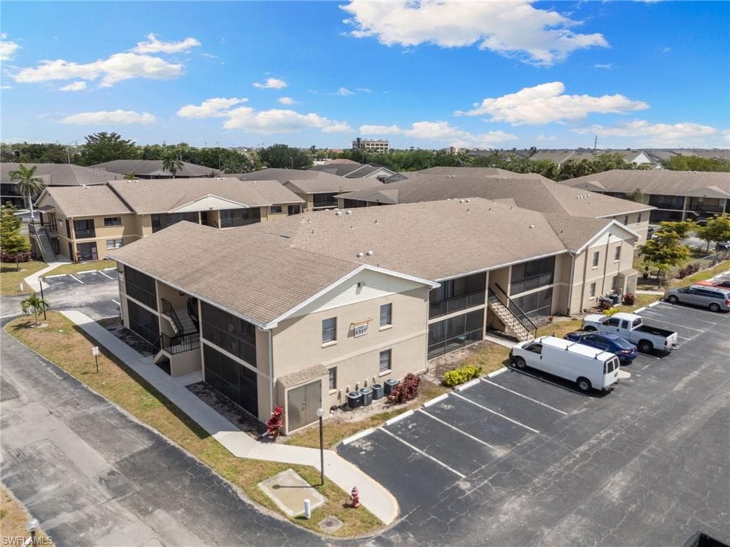 5317 Summerlin RD 1713 FORT MYERS, FL 33919