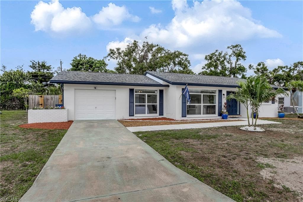 8919 Andover ST FORT MYERS, FL 33907