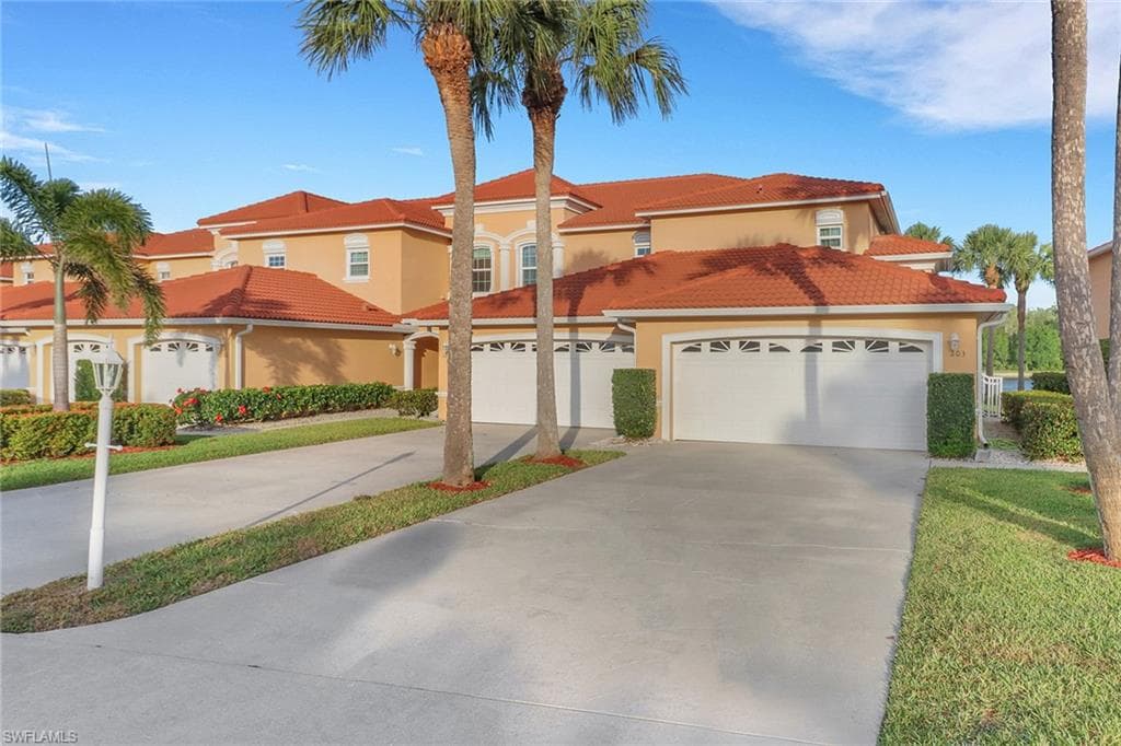 13960 Eagle Ridge Lakes DR 203 FORT MYERS, FL 33912
