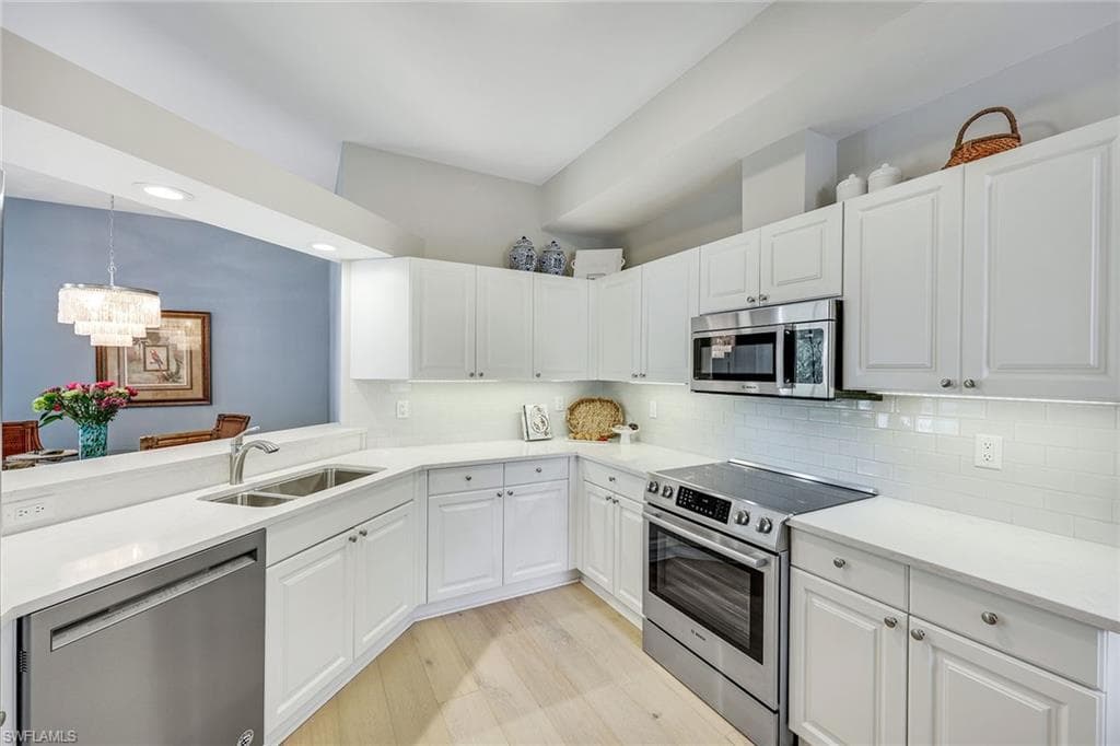 1550 Clermont DR E101 NAPLES, FL 34109