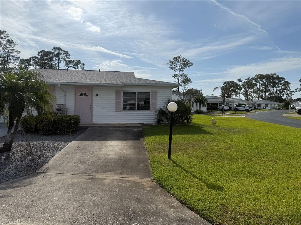 1 Meadow Rue CT LEHIGH ACRES, FL 33936