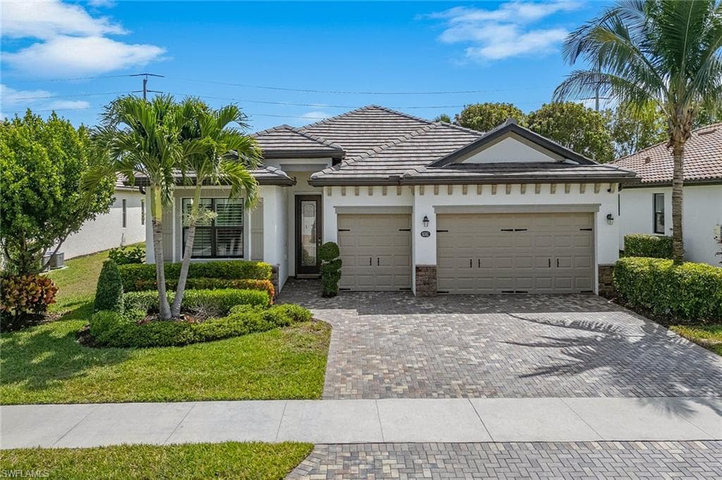 9381 Glenforest DR NAPLES, FL 34120