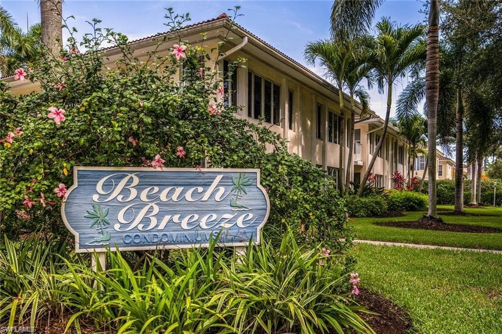 280 4th ST S 104 NAPLES, FL 34102