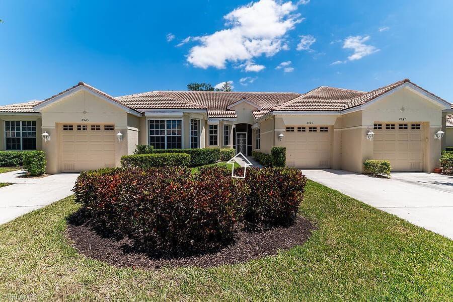 8945 Bristol BEND FORT MYERS, FL 33908
