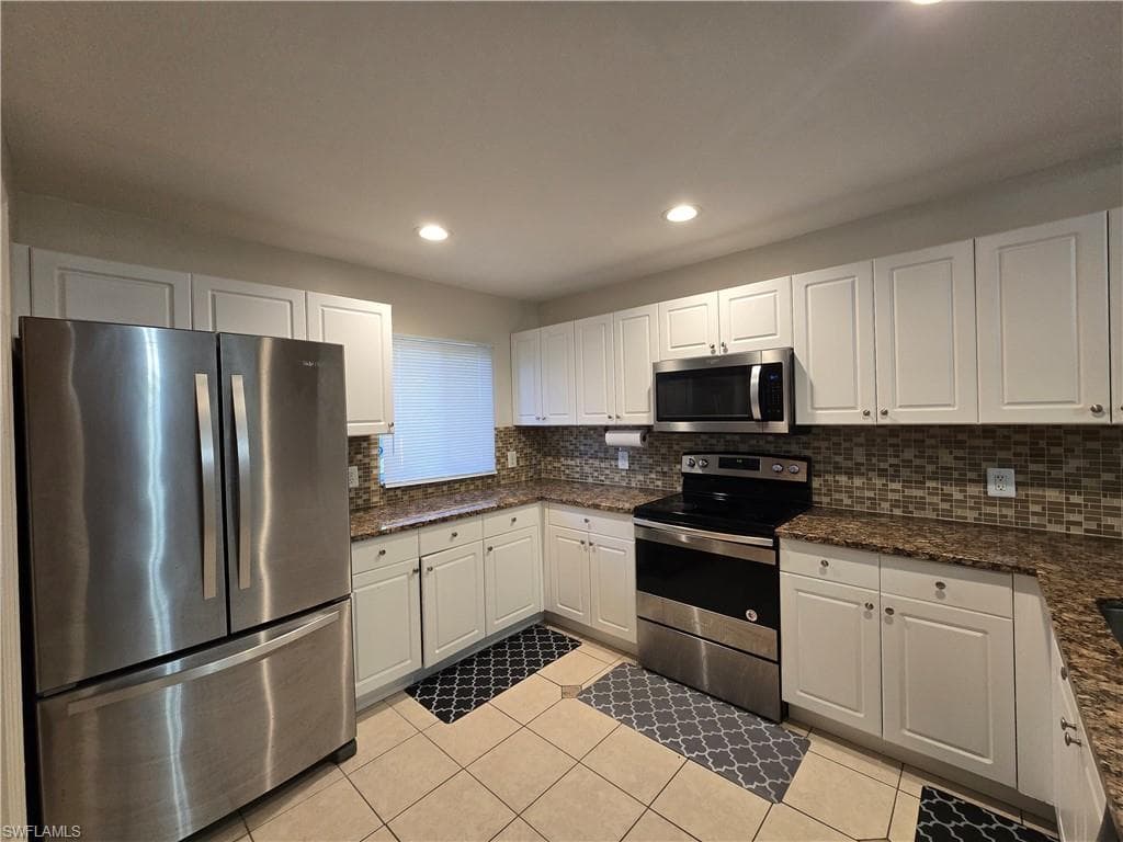 237 SE 15th ST CAPE CORAL, FL 33990
