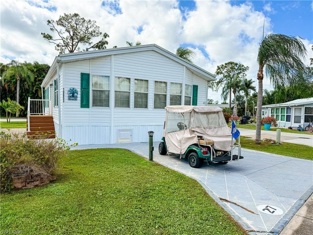 10853 Vireo CIR 27 ESTERO, FL 33928
