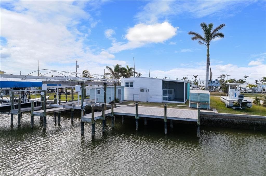 3864 Royal Palm DR ST. JAMES CITY, FL 33956