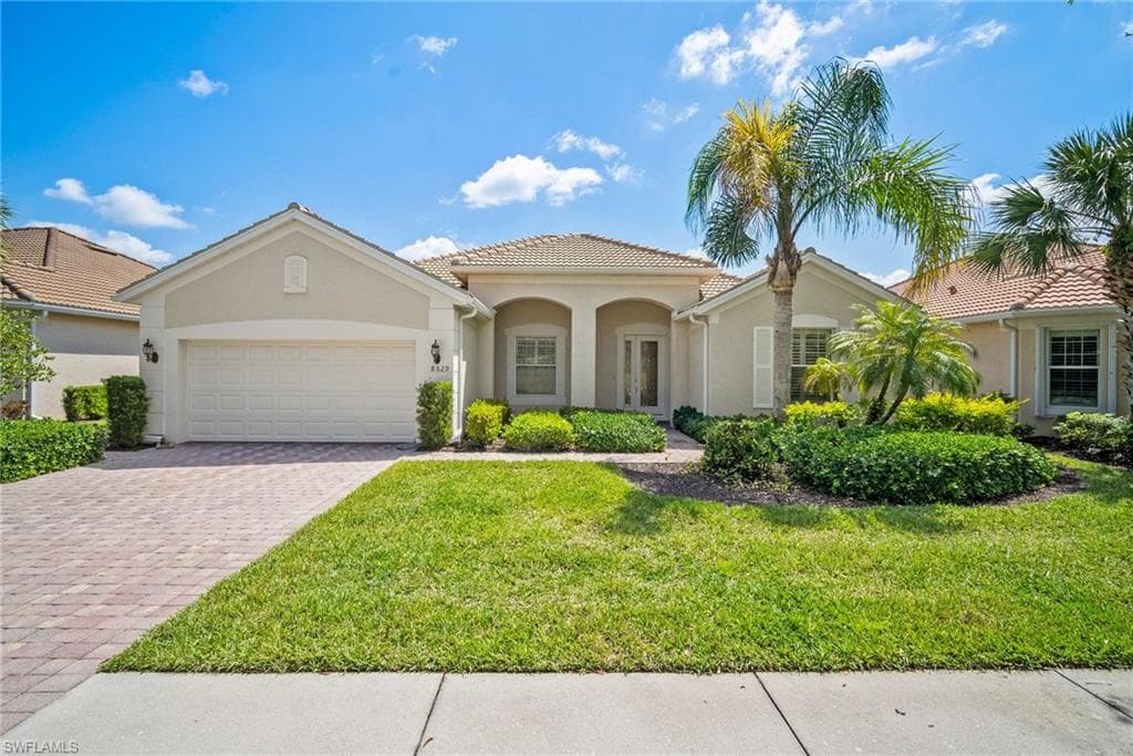 8629 Julia LN NAPLES, FL 34114