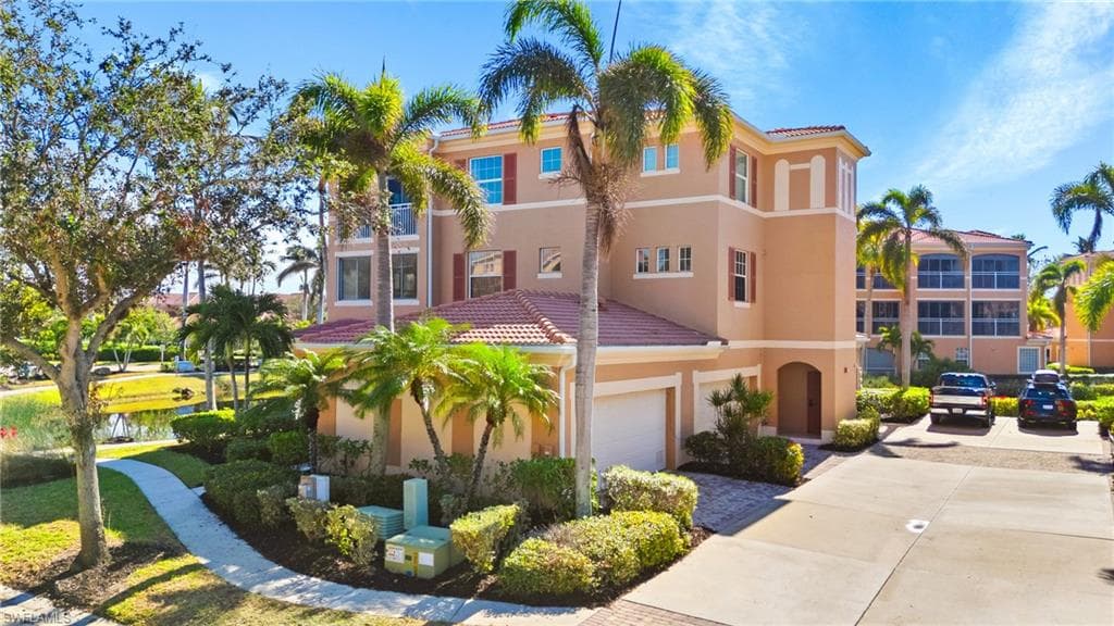 3464 Sunset Key CIR 102 PUNTA GORDA, FL 33955