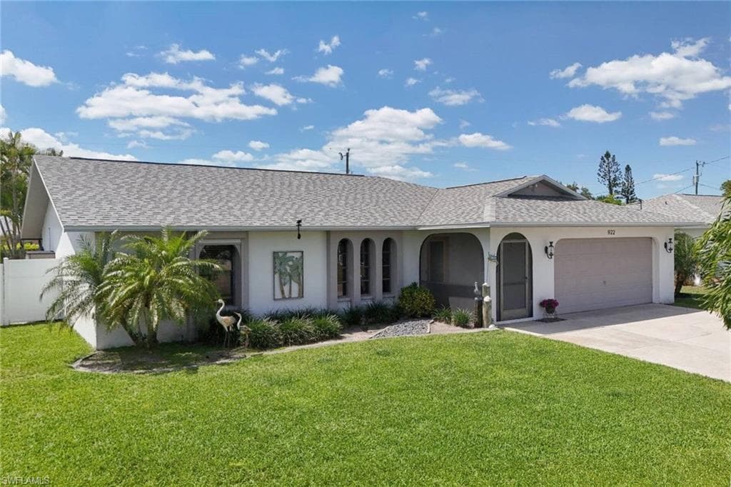922 SE 32nd TER CAPE CORAL, FL 33904