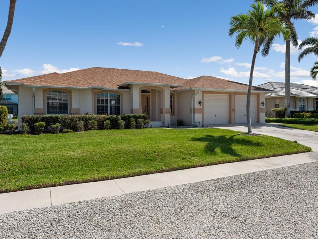 371 Edgewater CT MARCO ISLAND, FL 34145