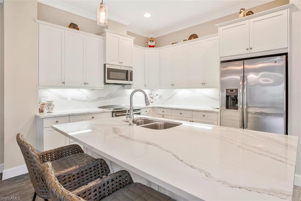 6908 CAY CT NAPLES, FL 34113