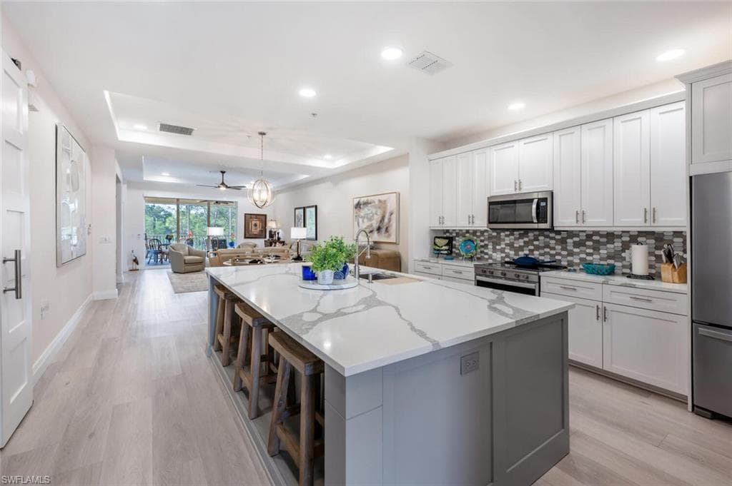 4843 Hampshire CT 2-304 NAPLES, FL 34112