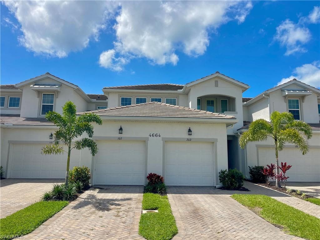 4664 Arboretum CIR 30 NAPLES, FL 34112