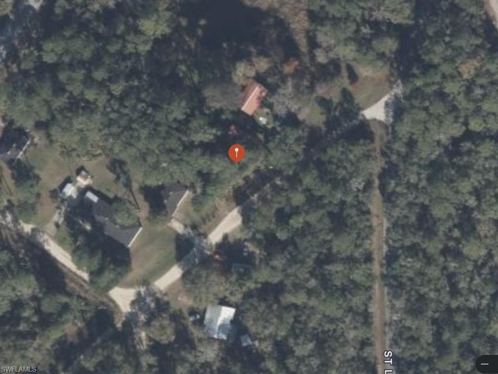 404 W Hillsborough AVE FLORAHOME, FL 32140